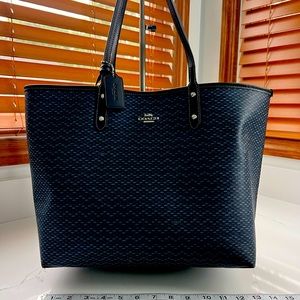 Coach Reversible City Tote. Beautiful blue pattern and navy on the reverse.